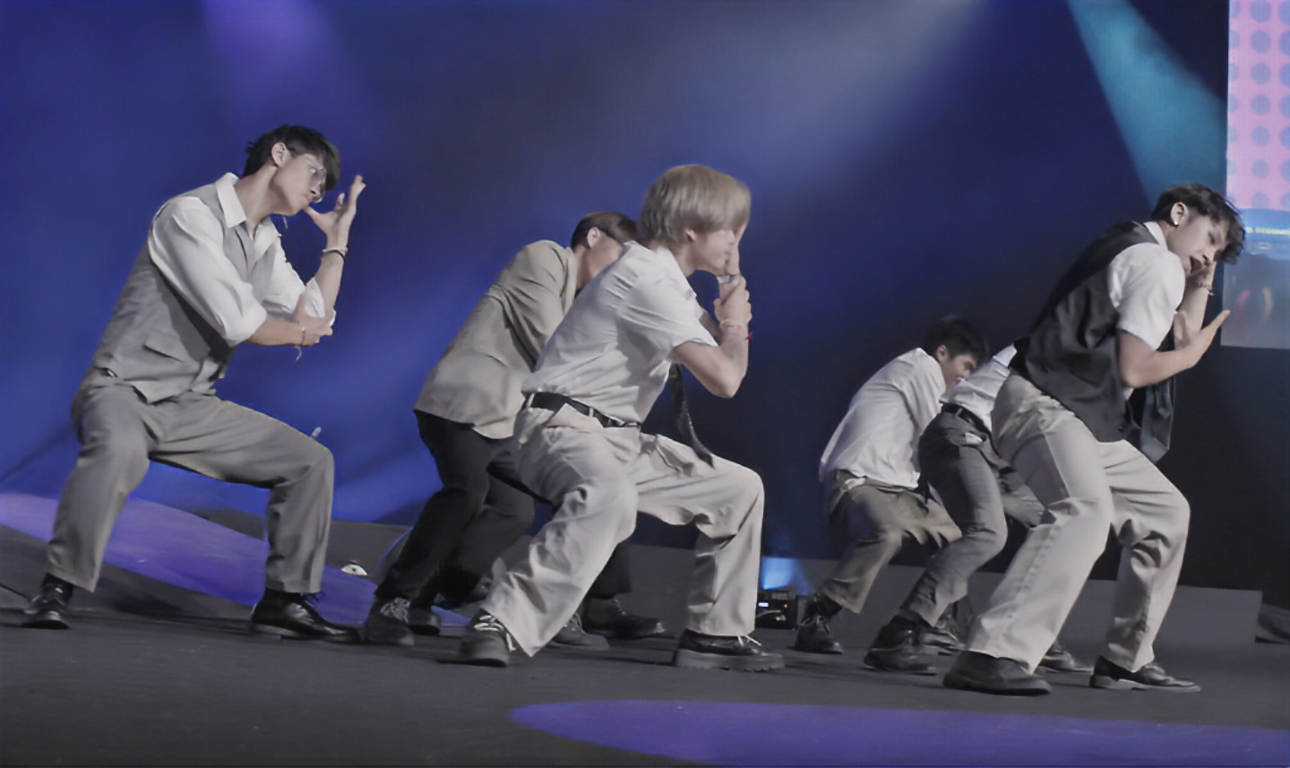 https://Manga News_10/k-pop_JE.jpg